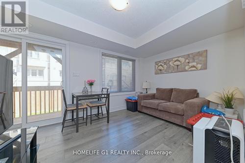 14 - 2607 Magdalen Path W, Oshawa, ON - Indoor Photo Showing Living Room