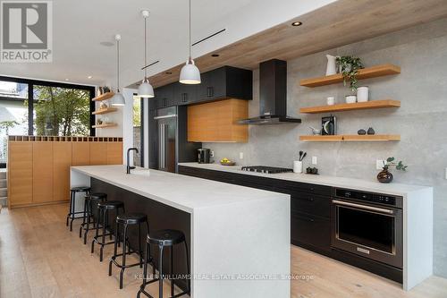 1 Lake Shore Drive, Toronto (New Toronto), ON - Indoor Photo Showing Kitchen With Upgraded Kitchen