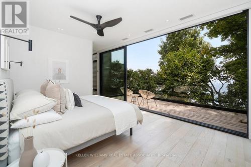 1 Lake Shore Drive, Toronto, ON - Indoor Photo Showing Bedroom