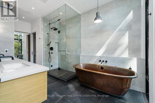 1 Lake Shore Drive, Toronto (New Toronto), ON - Indoor Photo Showing Bathroom