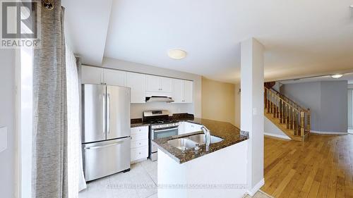 Upper - 3285 Apricot Street, Mississauga (Lisgar), ON - Indoor Photo Showing Kitchen With Double Sink With Upgraded Kitchen