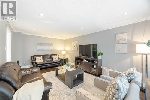 462 Cullen Avenue, Mississauga (Cooksville), ON - Indoor Photo Showing Living Room