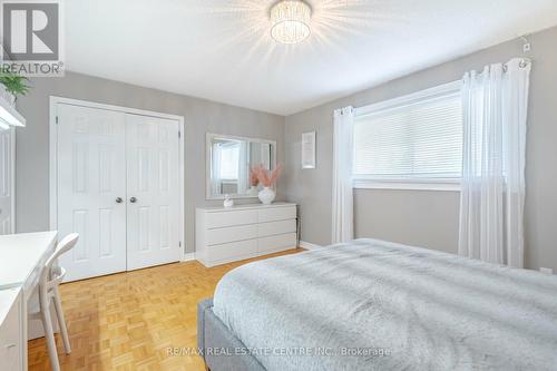 462 Cullen Avenue, Mississauga, ON - Indoor Photo Showing Bedroom