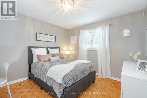 462 Cullen Avenue, Mississauga, ON - Indoor Photo Showing Bedroom