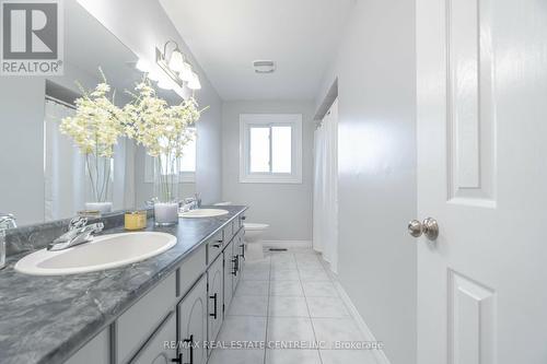 462 Cullen Avenue, Mississauga (Cooksville), ON - Indoor Photo Showing Bathroom