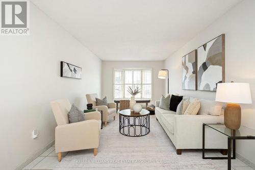 5889 River Grove Avenue, Mississauga (East Credit), ON - Indoor Photo Showing Living Room