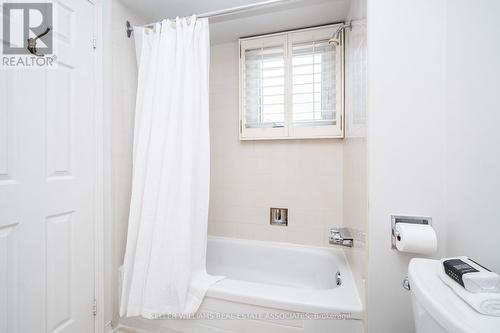 5889 River Grove Avenue, Mississauga, ON - Indoor Photo Showing Bathroom