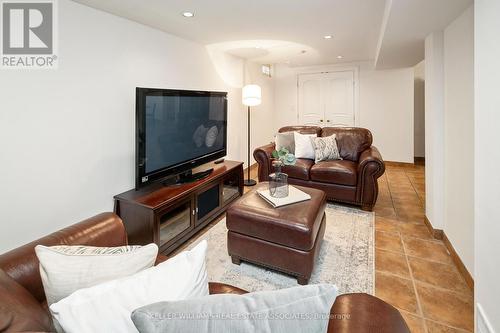 5889 River Grove Avenue, Mississauga (East Credit), ON - Indoor Photo Showing Living Room