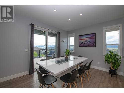 305 Baldy Place, Vernon, BC - Indoor Photo Showing Dining Room