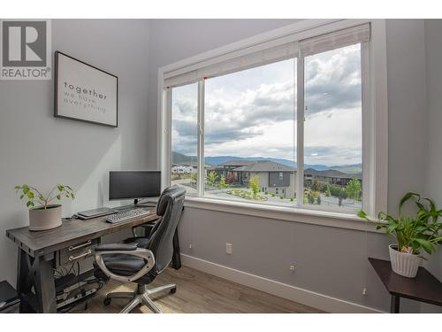 305 Baldy Place, Vernon, BC - Indoor Photo Showing Office