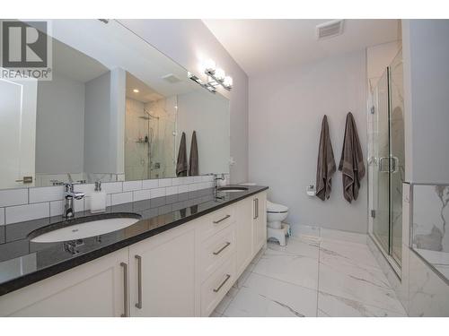 305 Baldy Place, Vernon, BC - Indoor Photo Showing Bathroom