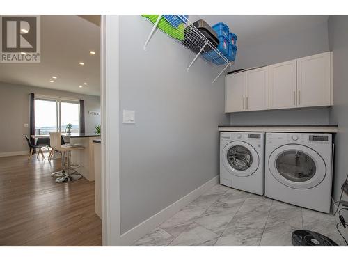 305 Baldy Place, Vernon, BC - Indoor Photo Showing Laundry Room