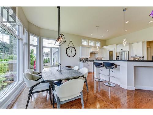 2168 Chilcotin Crescent, Kelowna, BC - Indoor Photo Showing Dining Room