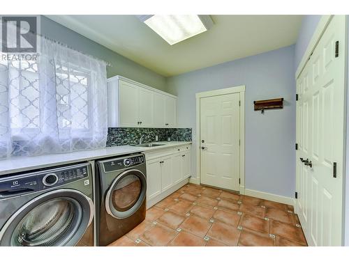 2168 Chilcotin Crescent, Kelowna, BC - Indoor Photo Showing Laundry Room