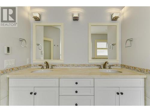 2168 Chilcotin Crescent, Kelowna, BC - Indoor Photo Showing Bathroom