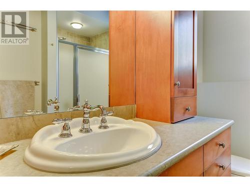 2168 Chilcotin Crescent, Kelowna, BC - Indoor Photo Showing Bathroom