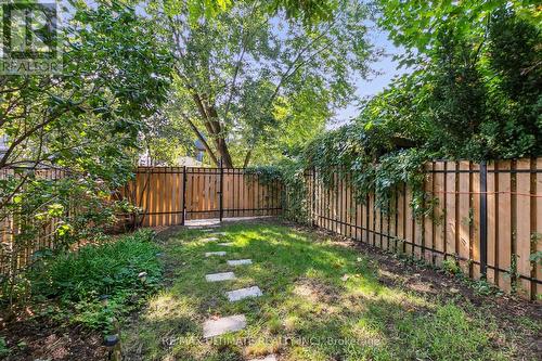 35 Winchester Street, Toronto, ON - Outdoor