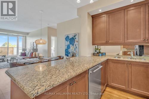 900 Mount Pleasant Road, Toronto, ON - Indoor Photo Showing Kitchen With Double Sink