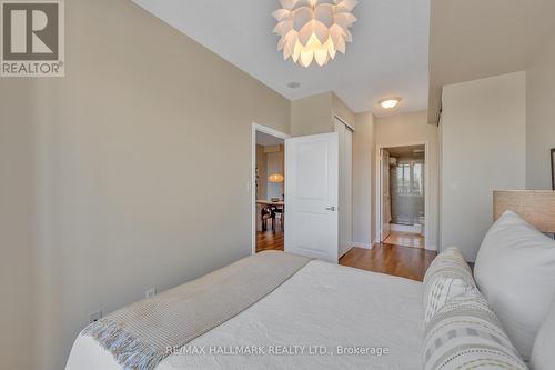 900 Mount Pleasant Road, Toronto (Mount Pleasant West), ON - Indoor Photo Showing Bedroom