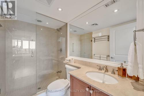 900 Mount Pleasant Road, Toronto, ON - Indoor Photo Showing Bathroom