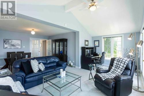 259 Pleasant Boulevard, Georgina, ON - Indoor Photo Showing Living Room