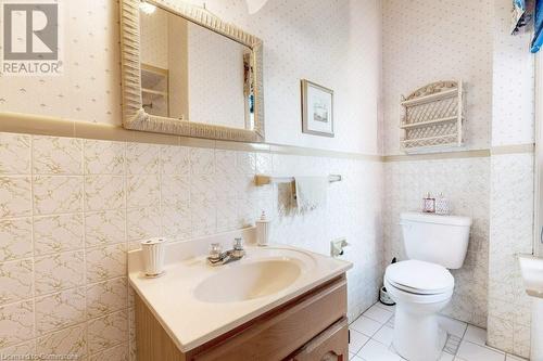 435 Catharine Street N, Hamilton, ON - Indoor Photo Showing Bathroom