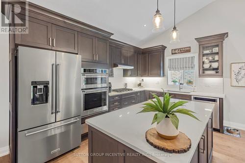 170 Summerset Drive, Barrie (Ardagh), ON - Indoor Photo Showing Kitchen