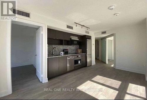 816 - 9 Mabelle Avenue, Toronto, ON - Indoor Photo Showing Kitchen