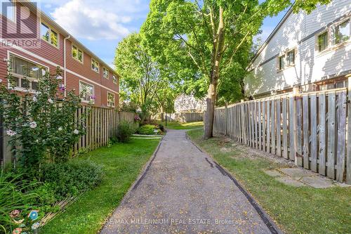 76 - 98 Falconer Drive, Mississauga (Streetsville), ON - Outdoor