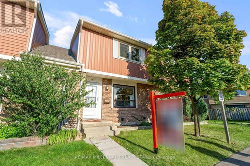 76 - 98 Falconer Drive, Mississauga (Streetsville), ON - Outdoor