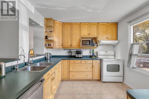 76 - 98 Falconer Drive, Mississauga (Streetsville), ON - Indoor Photo Showing Kitchen With Double Sink