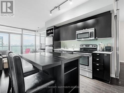 2602 - 103 The Queens Way, Toronto (High Park-Swansea), ON - Indoor Photo Showing Kitchen