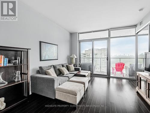 2602 - 103 The Queens Way, Toronto (High Park-Swansea), ON - Indoor Photo Showing Living Room