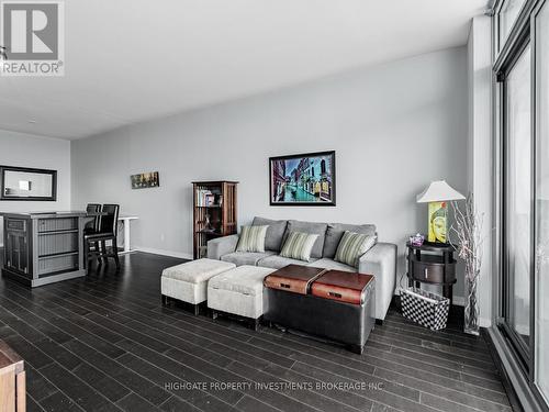 2602 - 103 The Queens Way, Toronto (High Park-Swansea), ON - Indoor Photo Showing Living Room