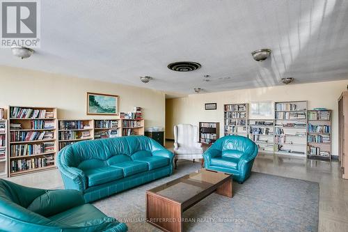 2012 - 61 Richview Road, Toronto (Humber Heights), ON - Indoor Photo Showing Living Room