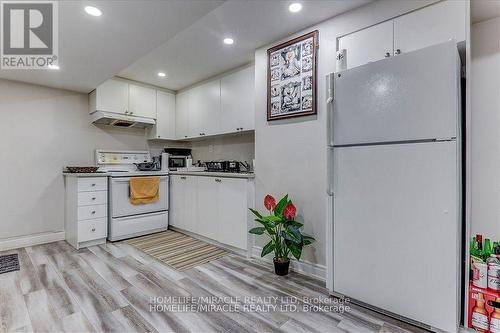 96 Tideland Drive, Brampton (Fletcher'S Meadow), ON - Indoor Photo Showing Kitchen