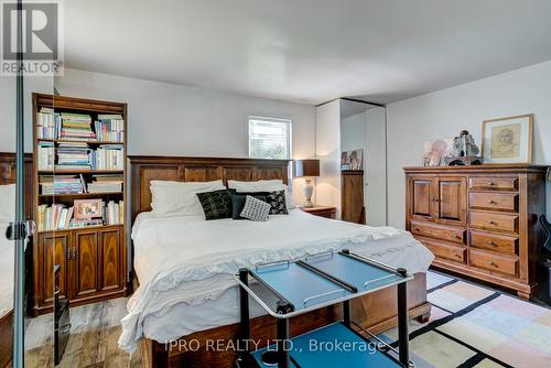 715432 1St Line E, Mono, ON - Indoor Photo Showing Bedroom