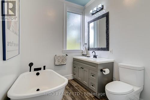 715432 1St Line E, Mono, ON - Indoor Photo Showing Bathroom