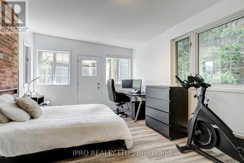 715432 1St Line E, Mono, ON - Indoor Photo Showing Bedroom