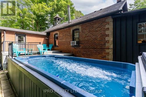 715432 1St Line E, Mono, ON - Outdoor With Above Ground Pool With Exterior