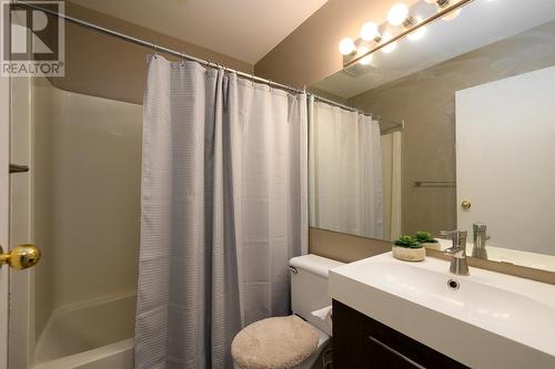 9-1750 Mckinley Crt, Kamloops, BC - Indoor Photo Showing Bathroom