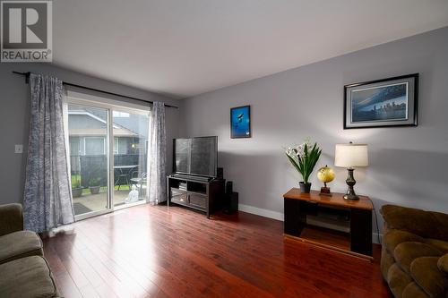 9-1750 Mckinley Crt, Kamloops, BC - Indoor Photo Showing Living Room