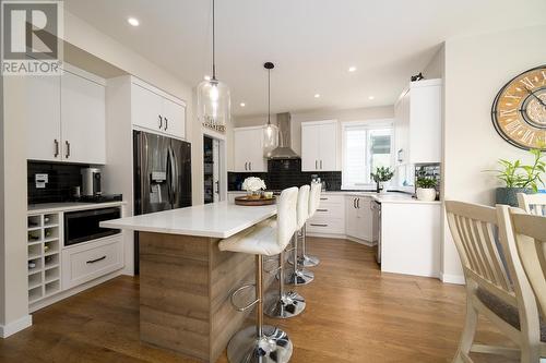 2738 Beachmount Cres, Kamloops, BC - Indoor Photo Showing Kitchen With Upgraded Kitchen