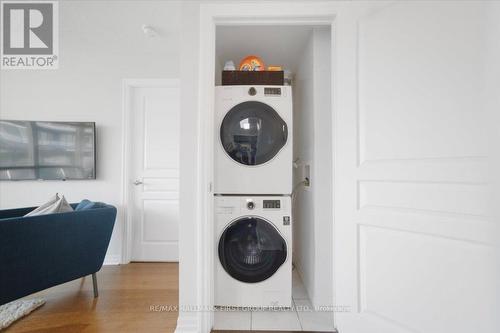 401 - 1600 Charles Street, Whitby (Port Whitby), ON - Indoor Photo Showing Laundry Room