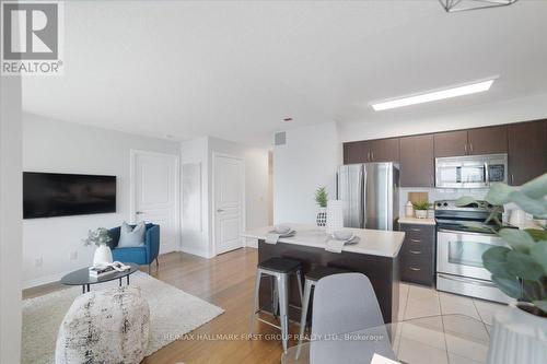 401 - 1600 Charles Street, Whitby (Port Whitby), ON - Indoor Photo Showing Kitchen