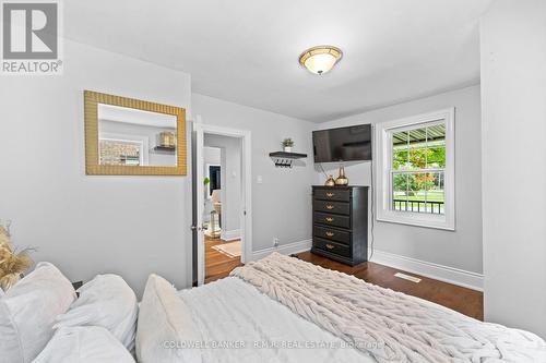 79 Victoria Avenue N, Kawartha Lakes (Lindsay), ON - Indoor Photo Showing Bedroom