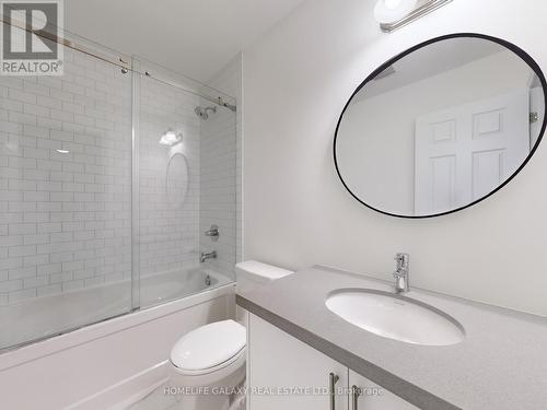 238 Flood Avenue, Clarington, ON - Indoor Photo Showing Bathroom