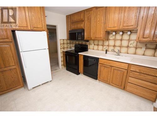 2660 1St Avenue, Prince George, BC - Indoor Photo Showing Kitchen