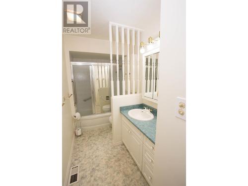 2660 1St Avenue, Prince George, BC - Indoor Photo Showing Bathroom