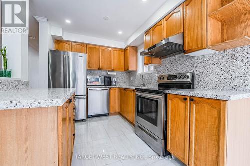 18 Spencer Drive, Brampton, ON - Indoor Photo Showing Kitchen